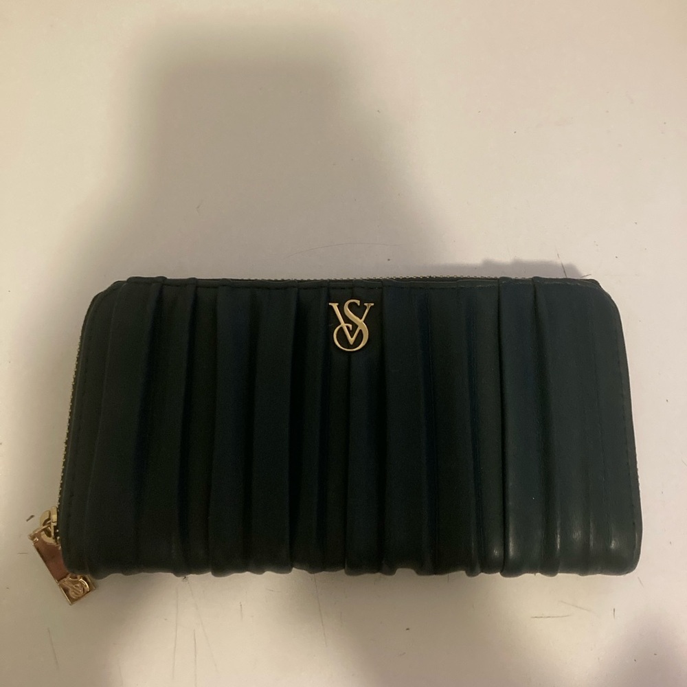 Victoria's Secret Green Quilted Wallet With Credit Card Holder